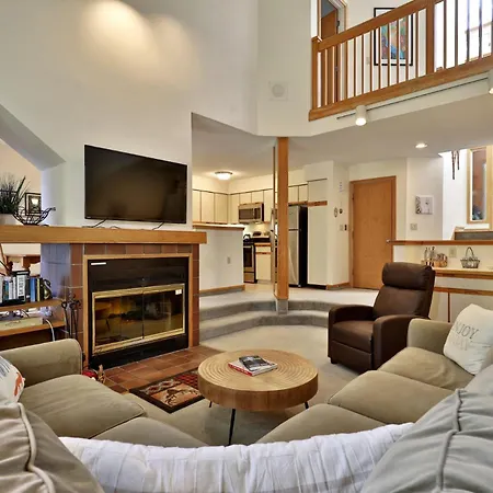 Woods Resort And Spa A7 - Cozy 2-Bedroom Condo With Skiing, Tennis, Spa, Hot Tub And Pool Access